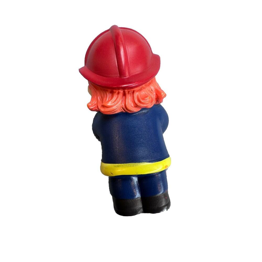 BATTAT GIRL FIREFIGHTER WITH CAT ADVENTURE HERO FIGURE WOMAN FIRE FIGHTER TOY - Picture 2 of 4